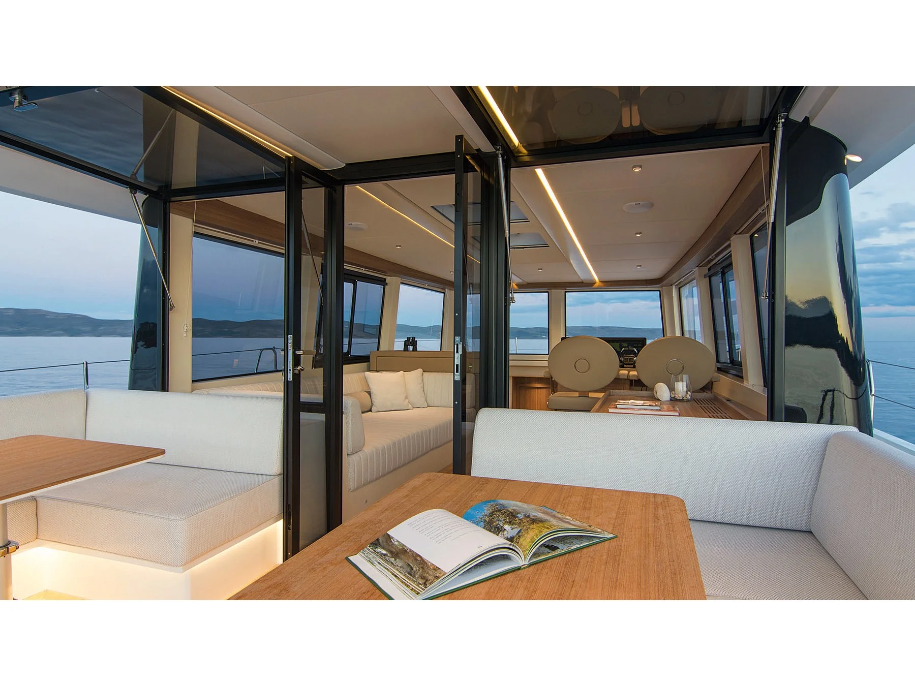 Yacht 7320867860000105042